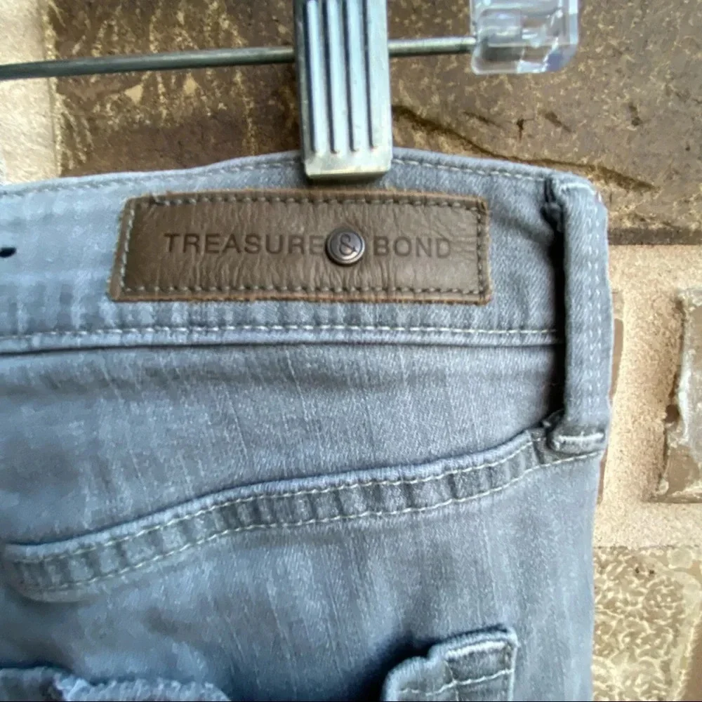 Treasure & Bond distressed midi shorts, size 28